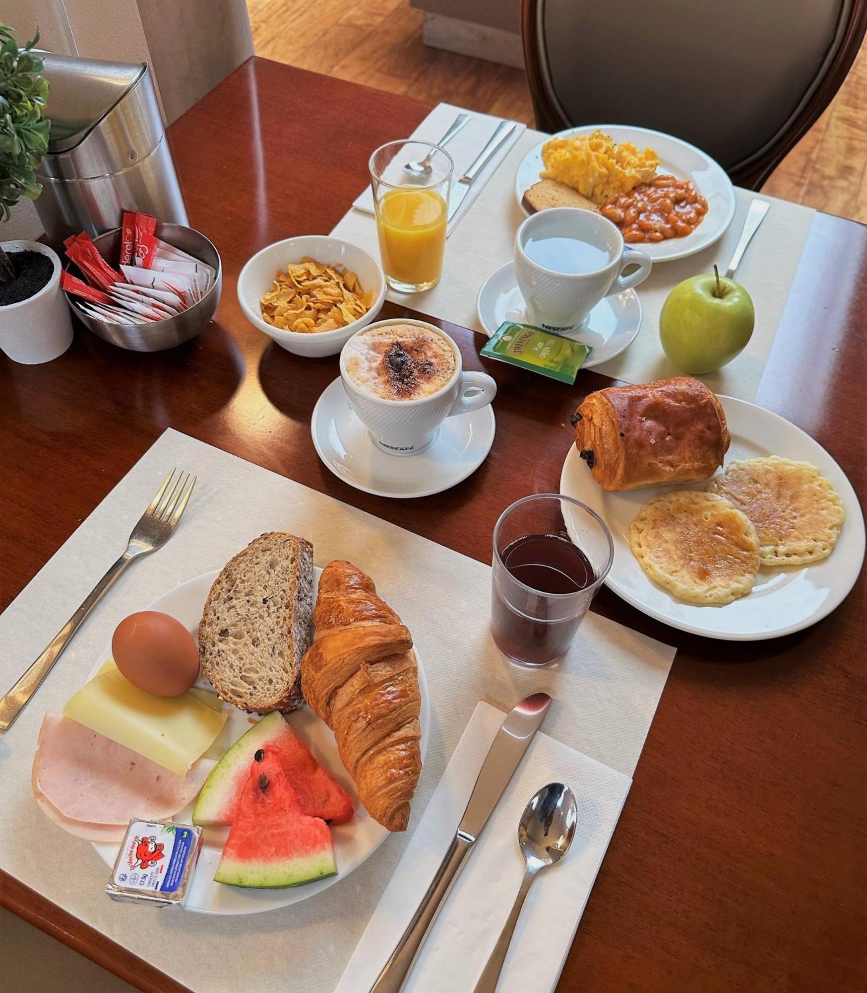 Longchamp Hotel 3*
