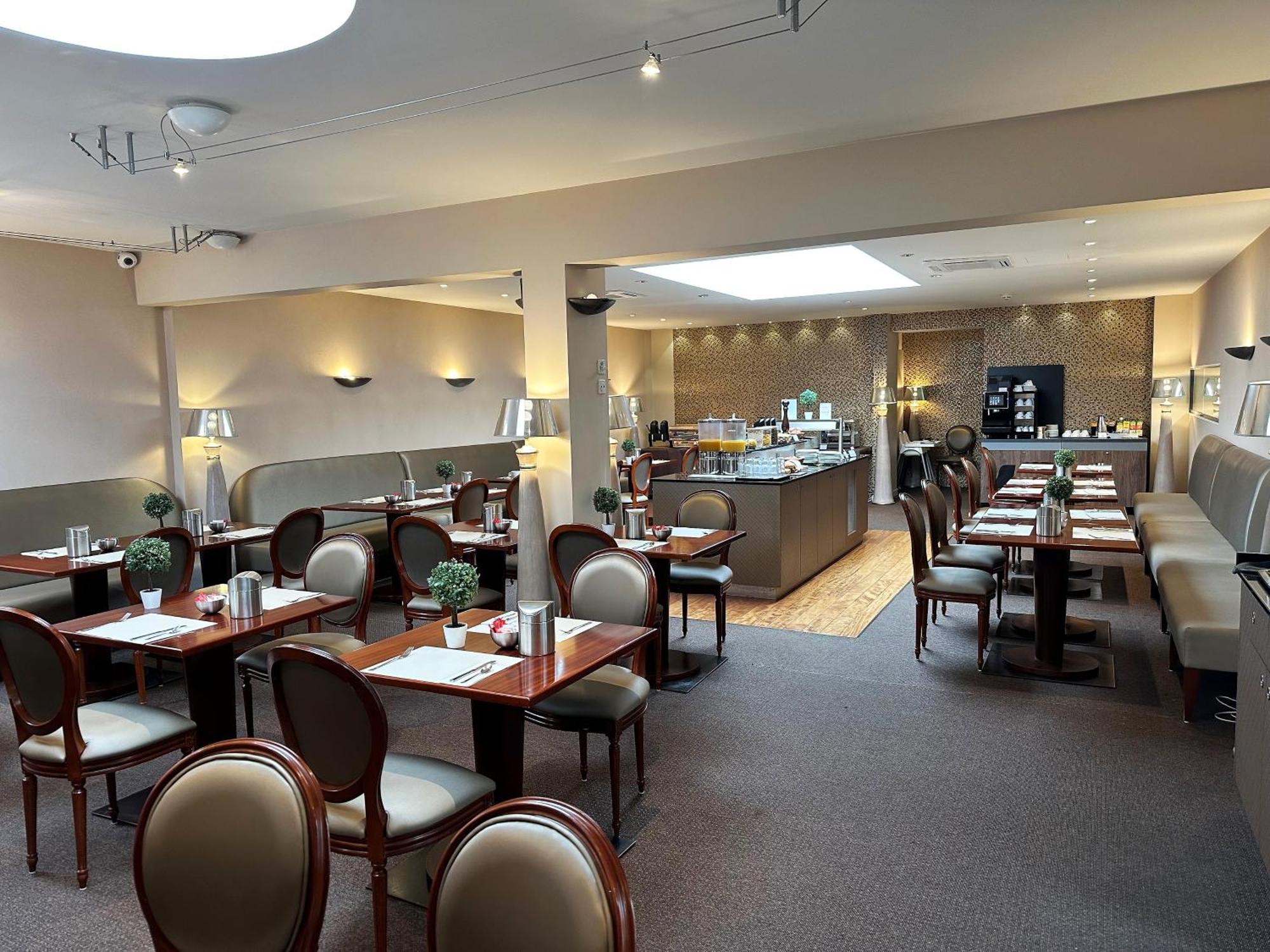 Longchamp Hotel