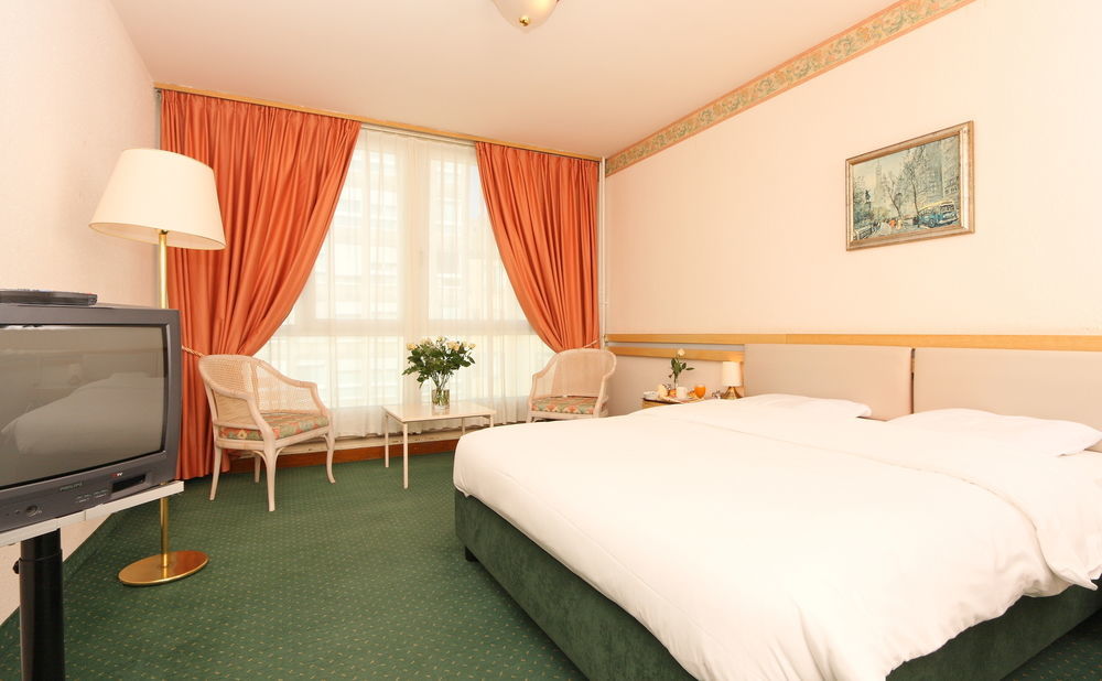Longchamp Hotel